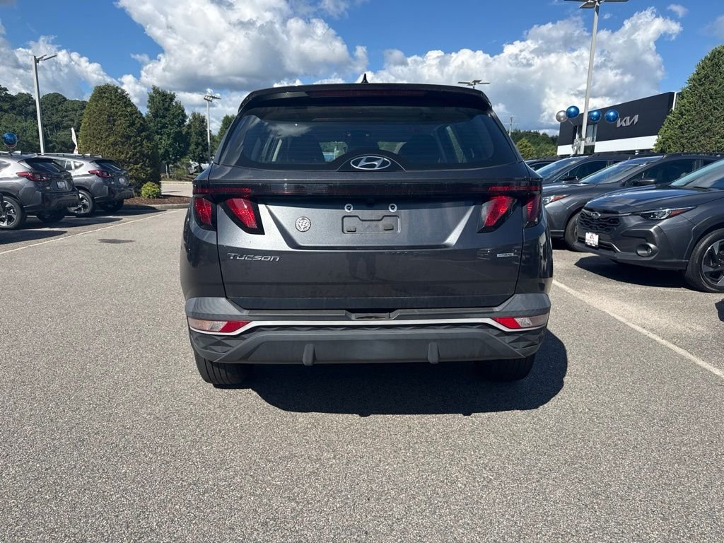Used 2024 Gray Hyundai SE image 4