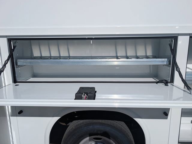 New 2025 Summit White Chevrolet 1WT image 5