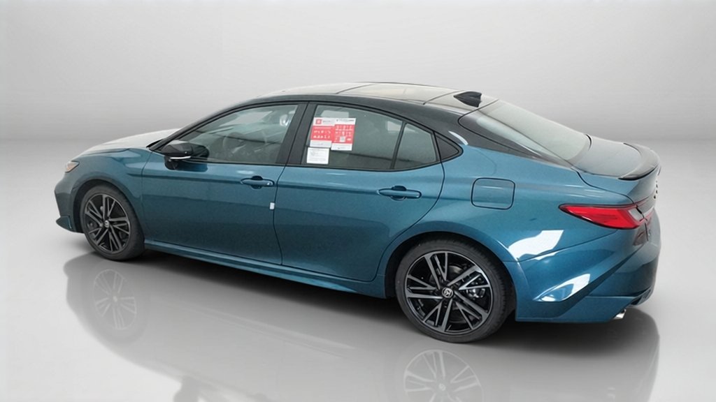 New 2026 Ocean Gem with Midnight Black Metallic roof Toyota XSE image 15