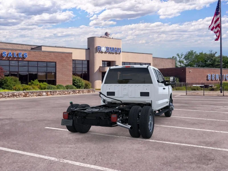 New 2026 Oxford White Ford F-350® XL image 39