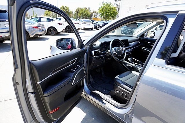 Used 2024 Silver Kia S image 48