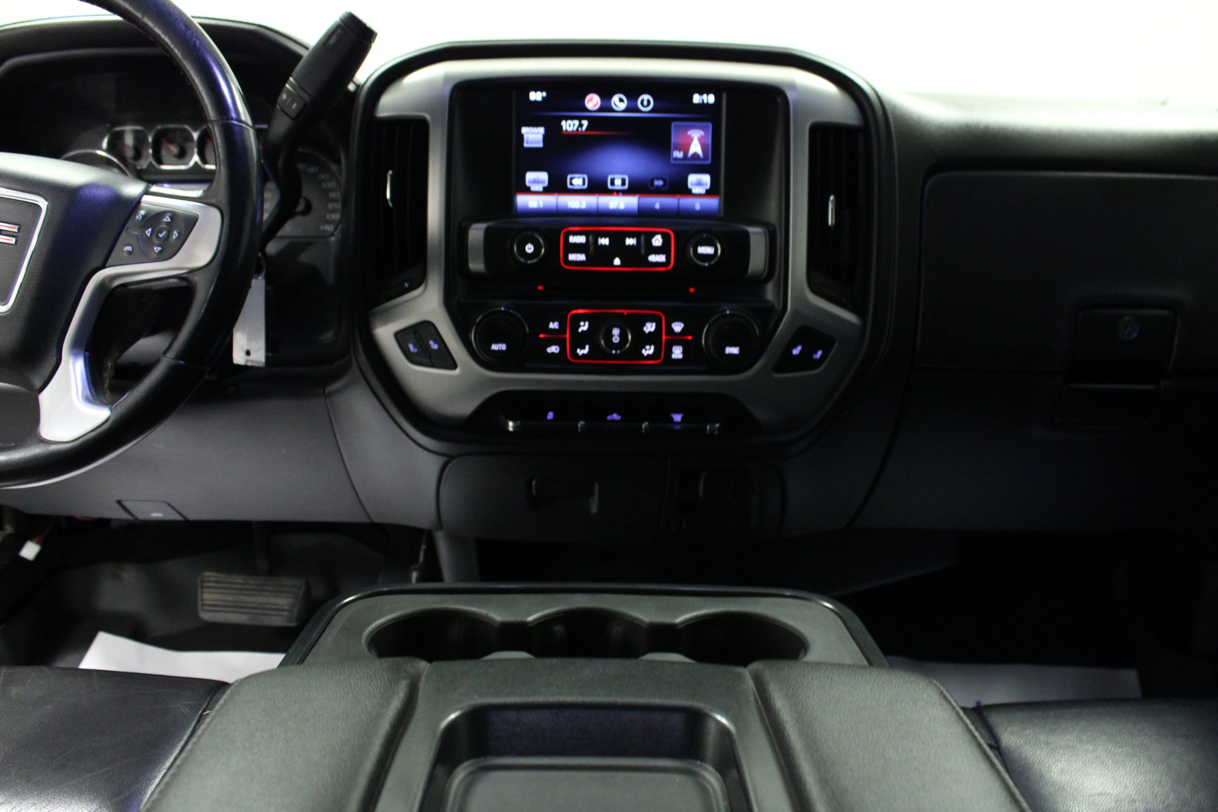 Used 2015 SUMMIT WHITE GMC SLE image 18