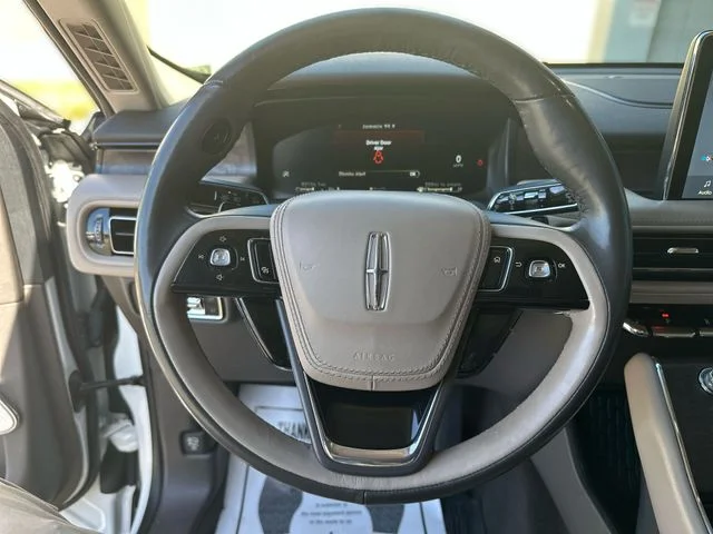 Used 2023 White Lincoln Reserve image 15