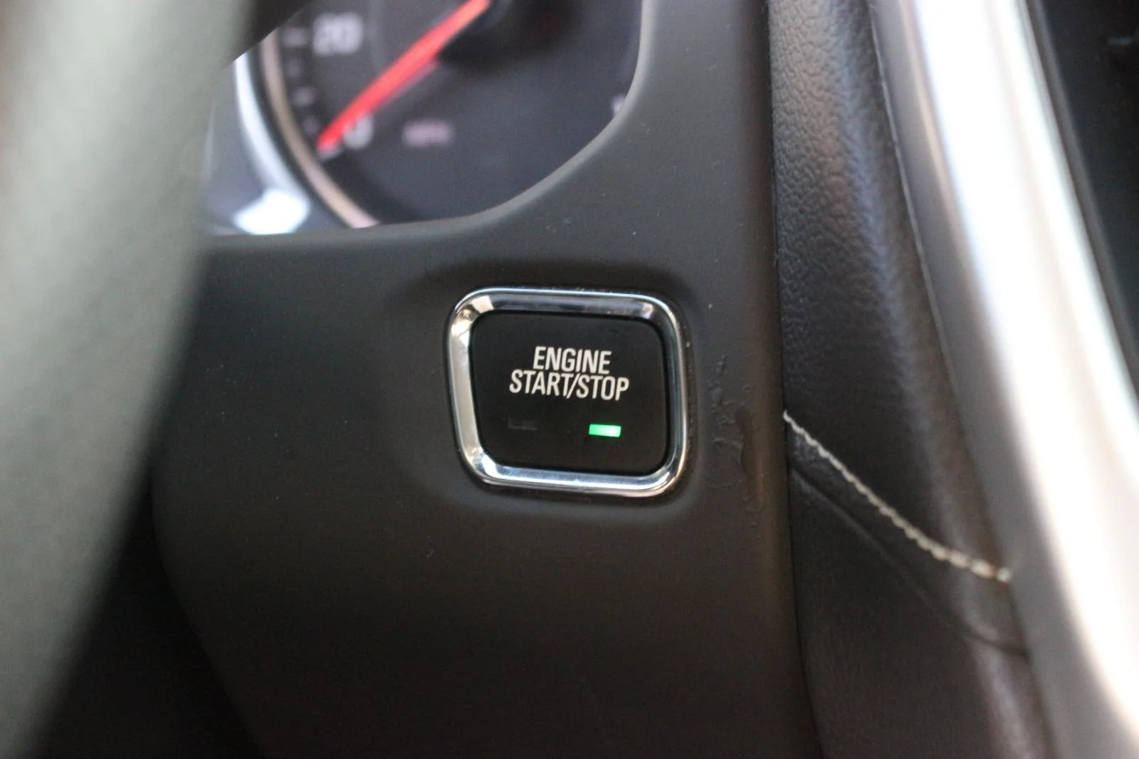 Used 2021 Summit White GMC SLE image 30