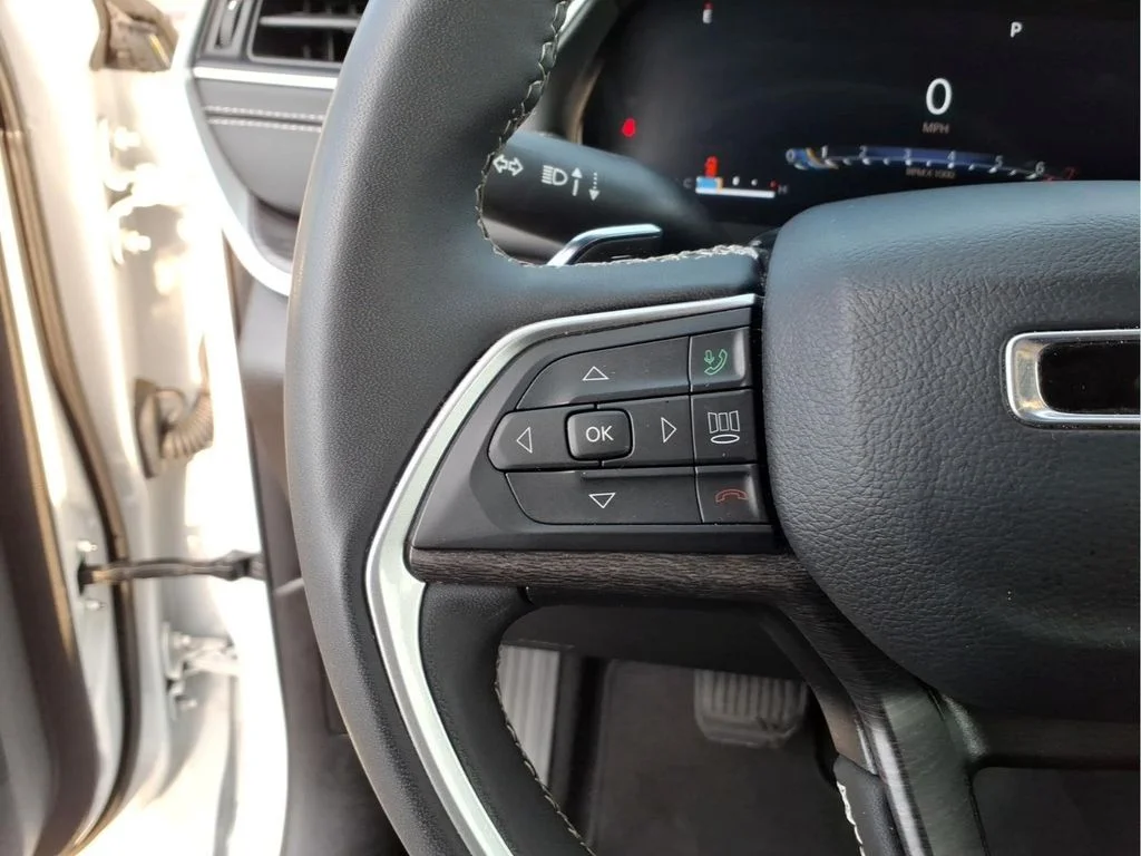 Used 2024 White Jeep Limited image 23