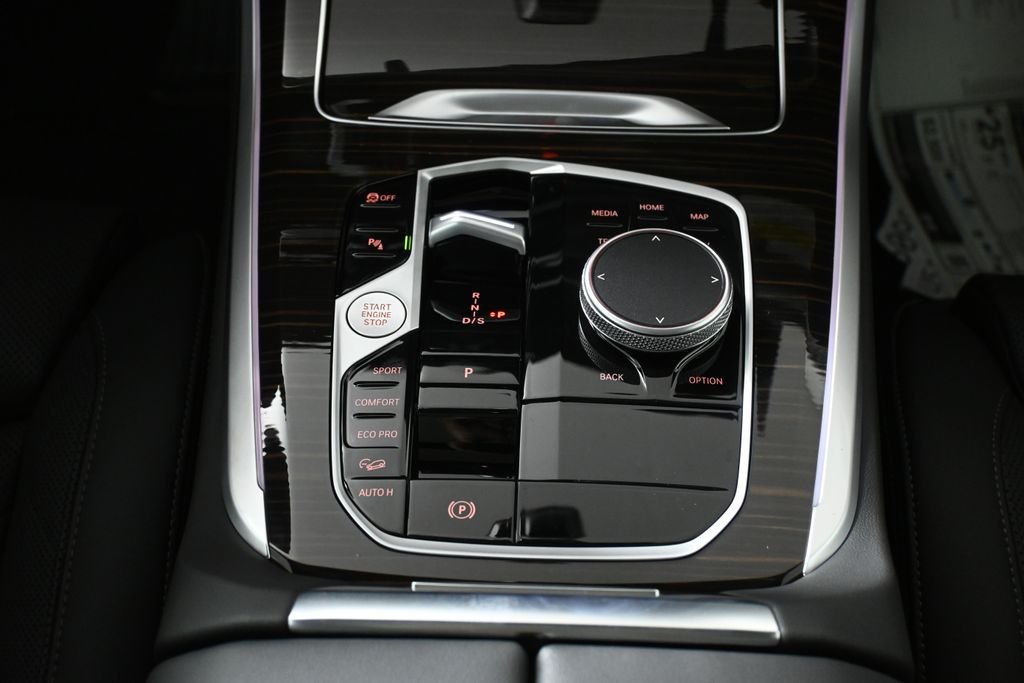 New 2026 Black Sapphire Metallic BMW xDrive40i image 24