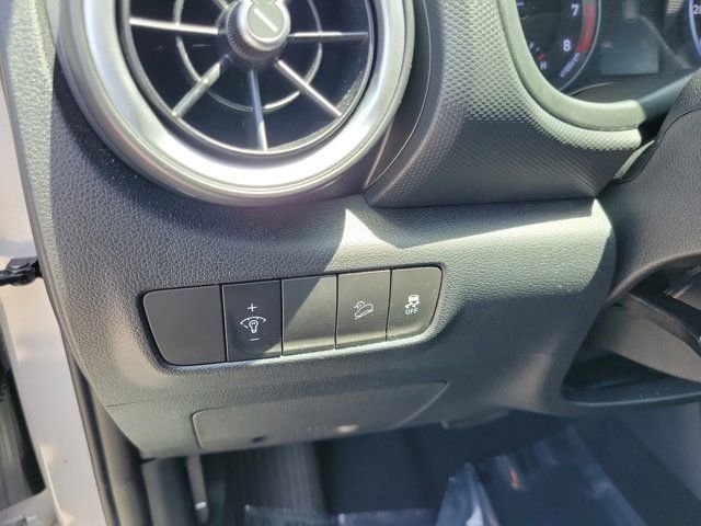 2023 Hyundai Kona SE - Photo 17