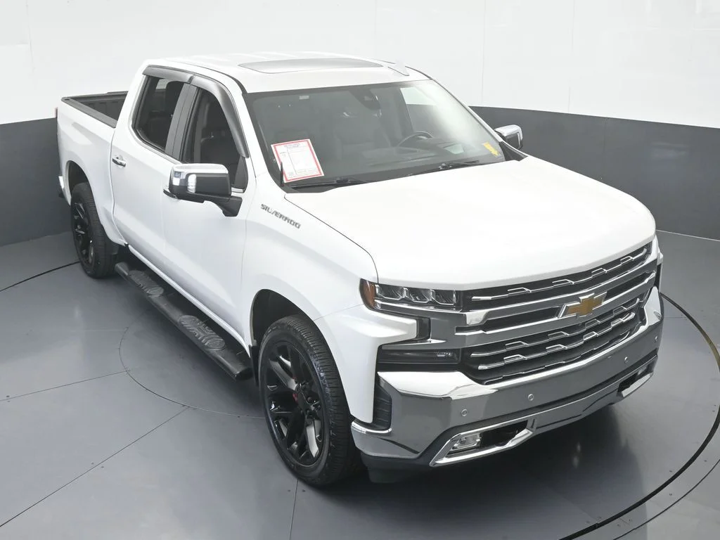 Used 2022 Iridescent Pearl Tricoat Chevrolet LTZ image 57