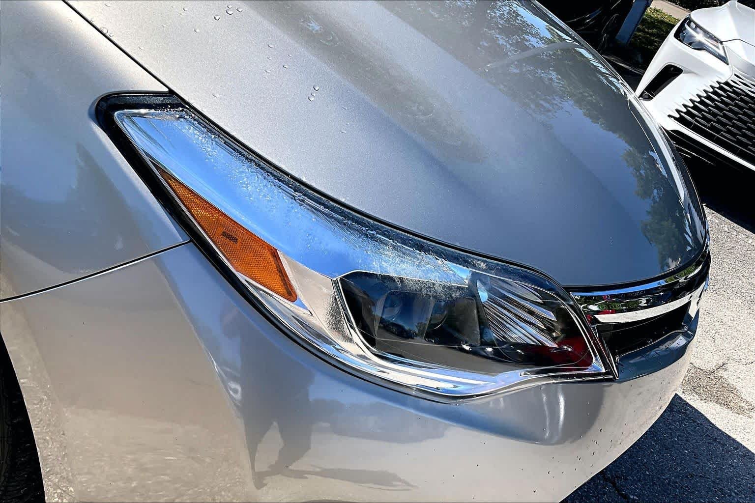 Used 2014 Creme Brulee Mica Toyota XLE image 27
