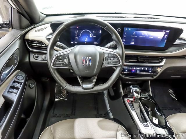 Certified Used 2025 White Frost Tricoat Buick Avenir image 2