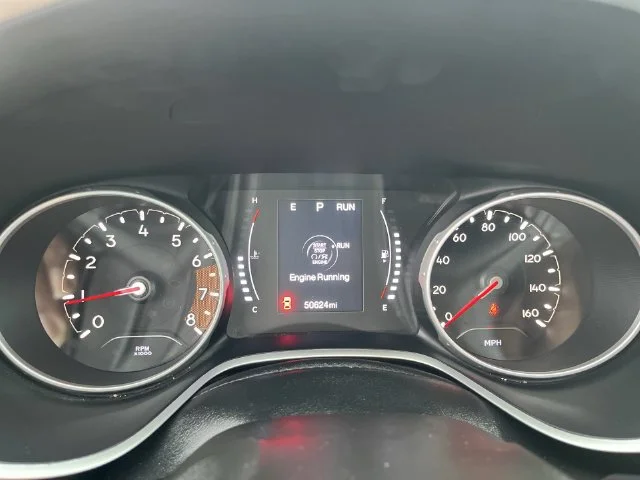 Used 2019 Billet Silver Metallic Clearcoat Jeep Latitude image 19