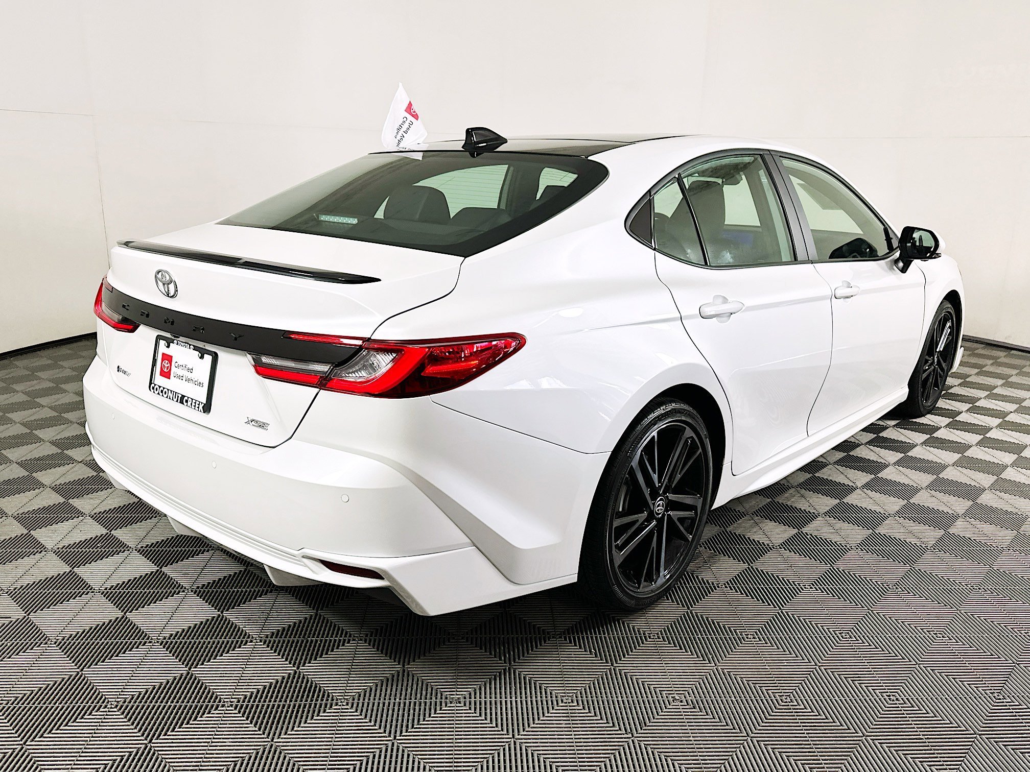 2025 Toyota Camry thumbnail 5