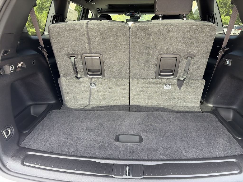 New 2026 Bright White Clear-Coat Exterior Paint Jeep Laredo X image 30