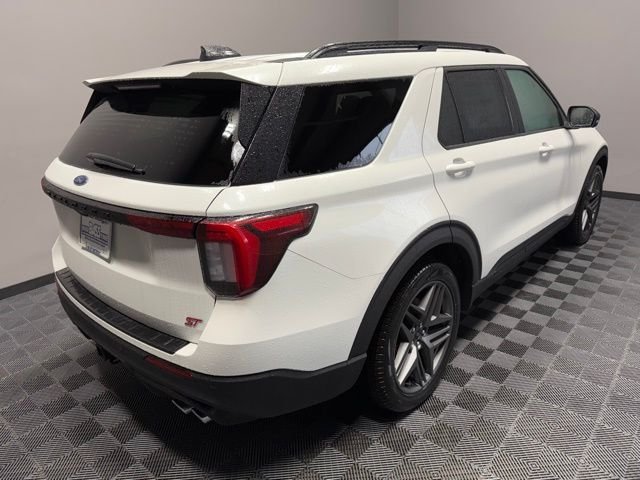 New 2026 Star White Metallic Tri-Coat Ford ST image 8