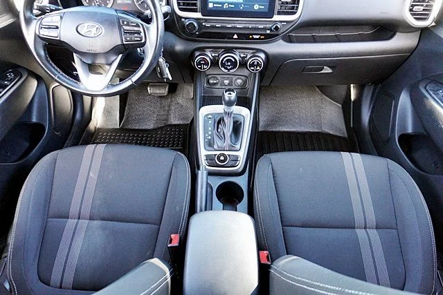Used 2021 Silver Hyundai SEL image 19