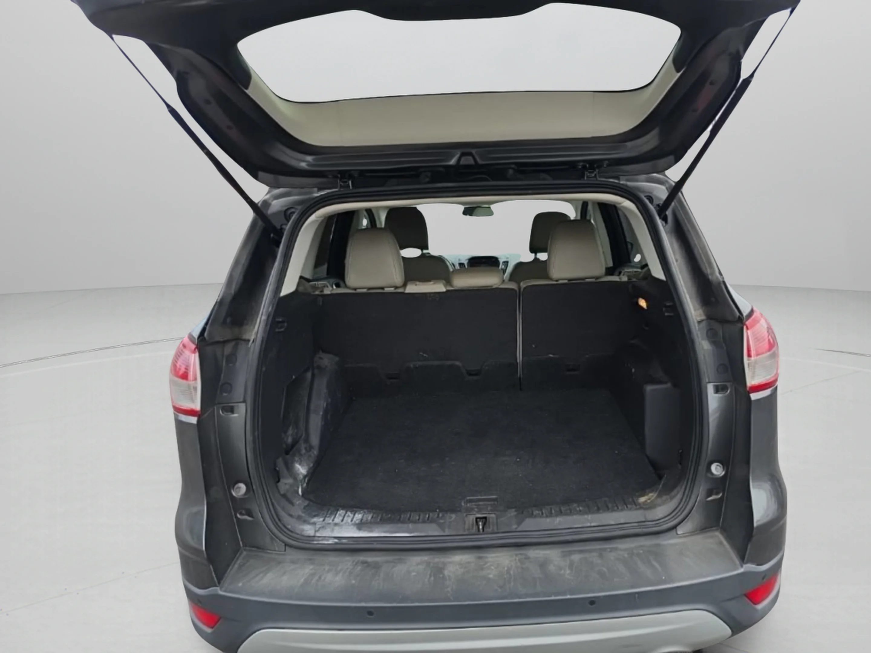 Used 2015 Gray Ford SE image 17