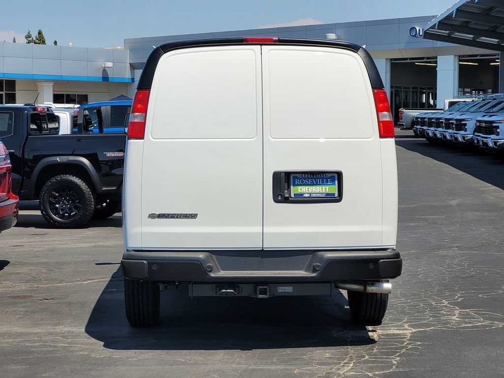 2026 Chevrolet Express Cargo 1WT view 5