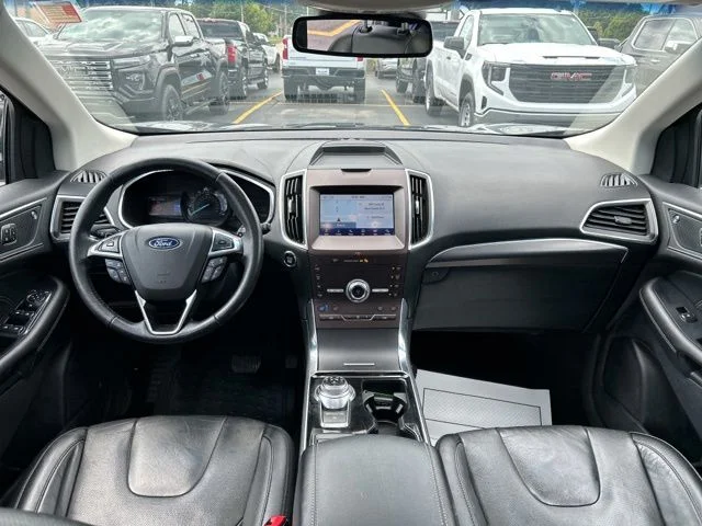 Used 2020  Ford Titanium image 25