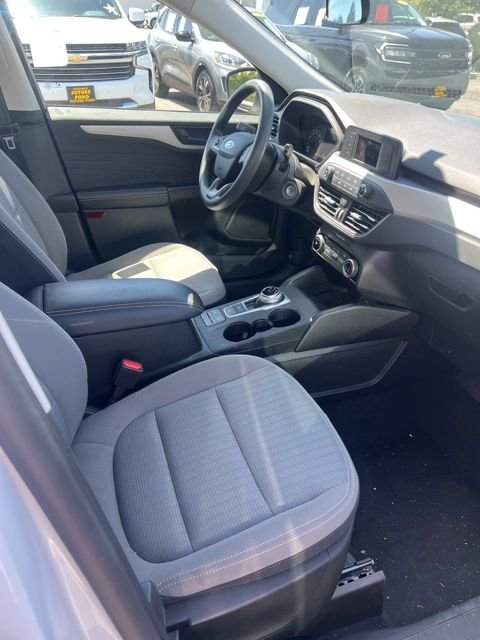 Used 2022 White Ford S image 5