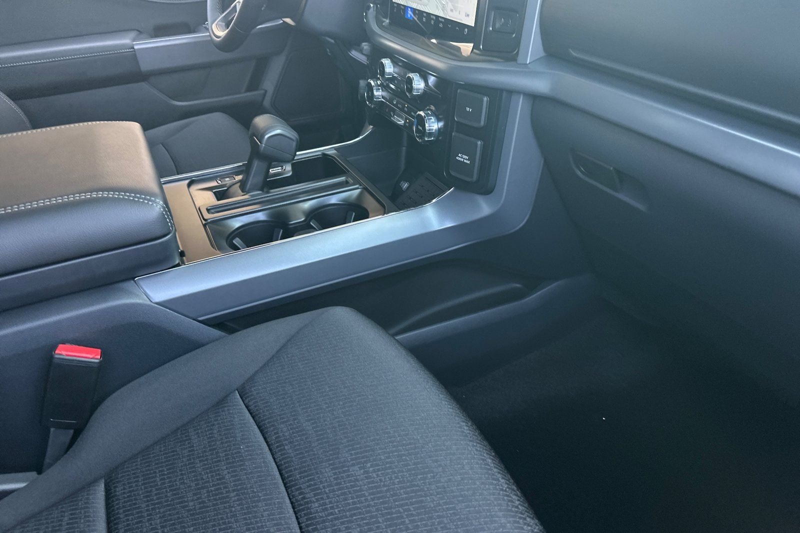 New 2026 White Ford XLT image 14