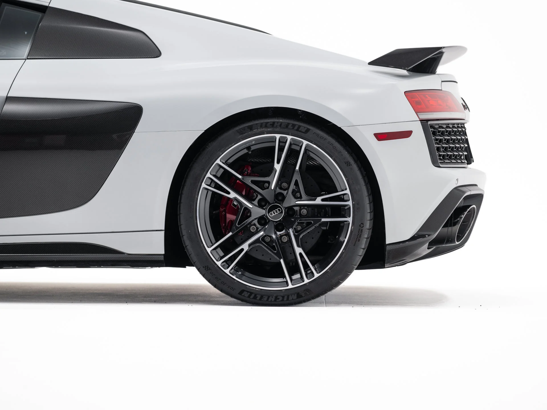 Used 2023 Suzuka Gray Metallic Audi V10 performance image 10