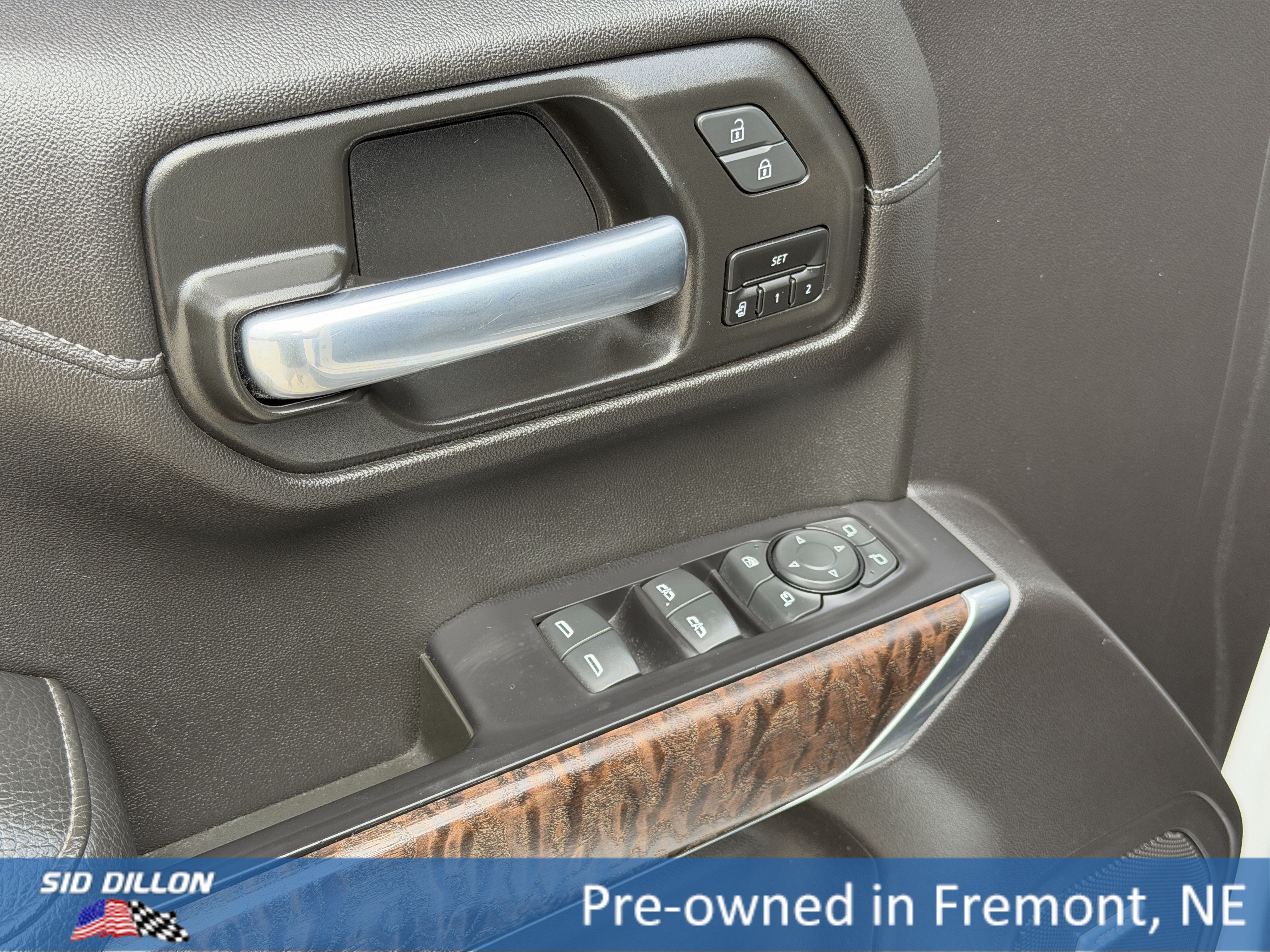 Used 2021 White Frost Tricoat GMC Denali image 16