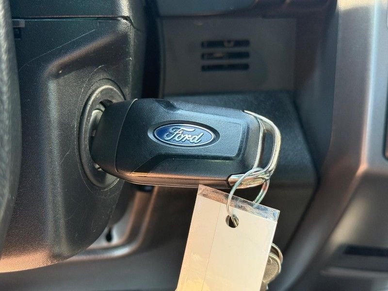 Used 2020 Oxford White Ford XLT image 30