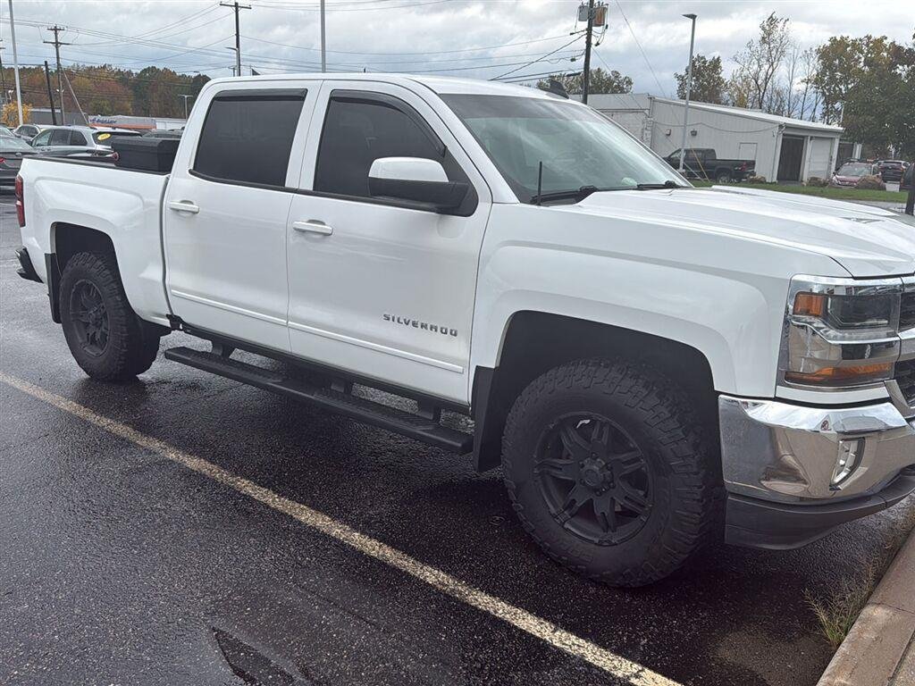 Used 2016 Summit White Chevrolet LT image 3