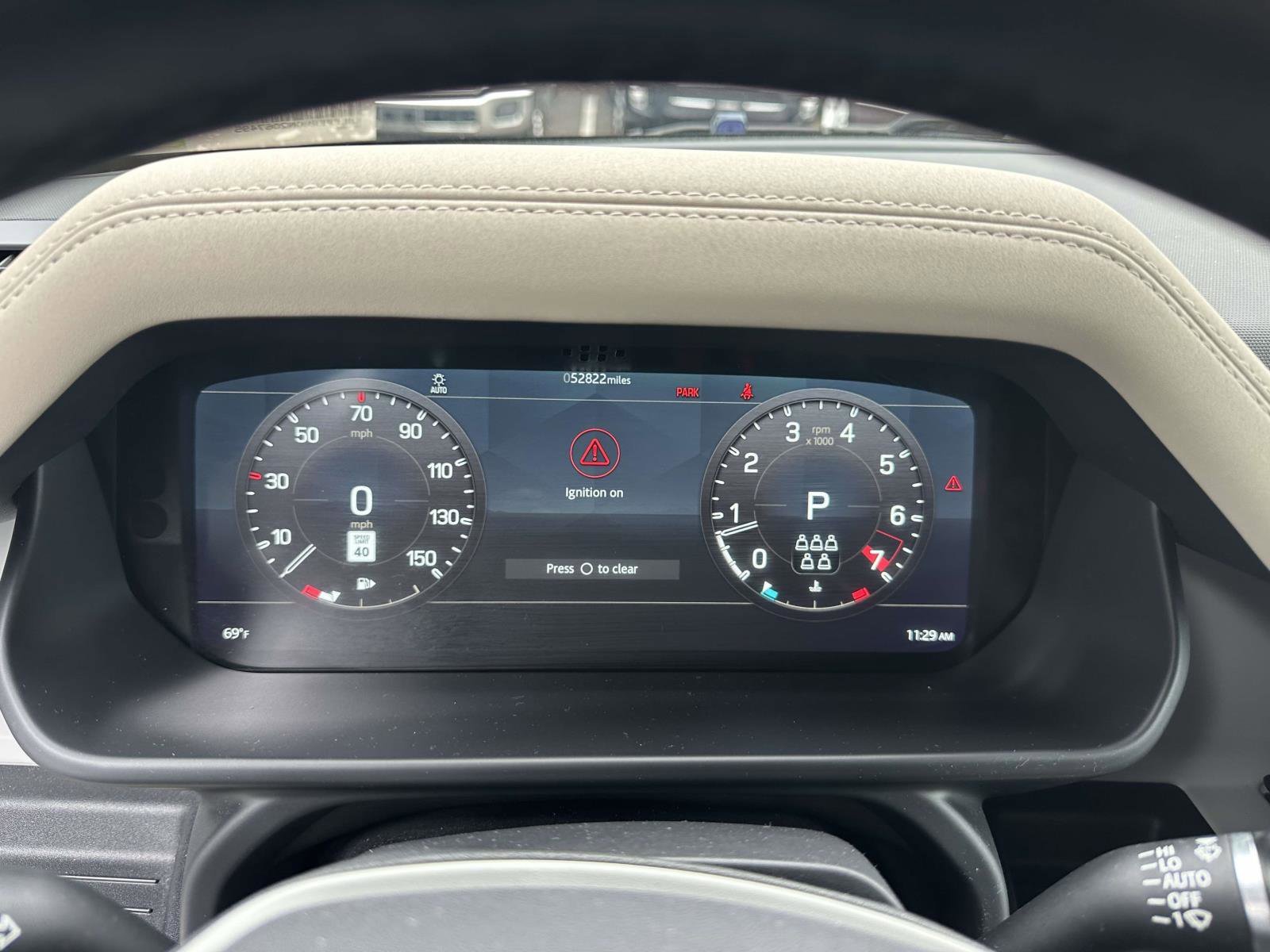 Used 2022  Land Rover SE image 29