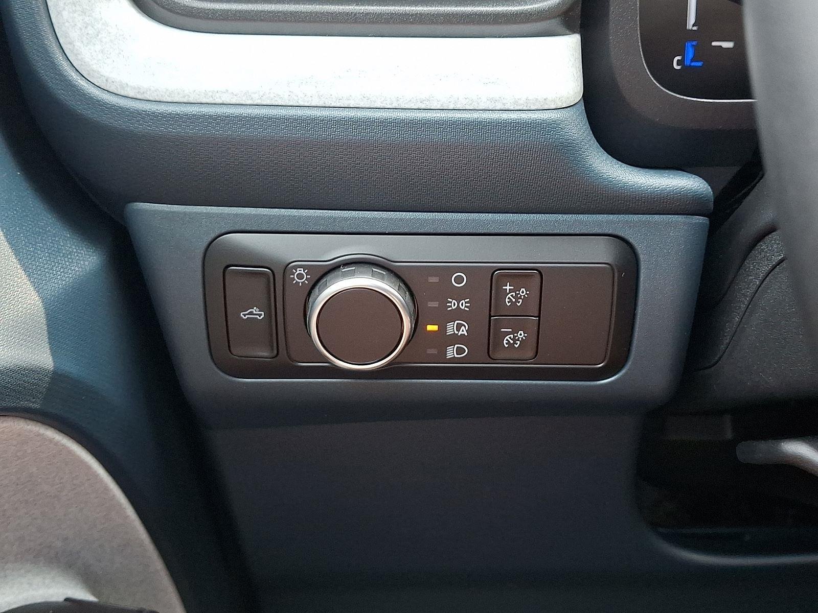 New 2026 Oxford White Ford XLT image 14