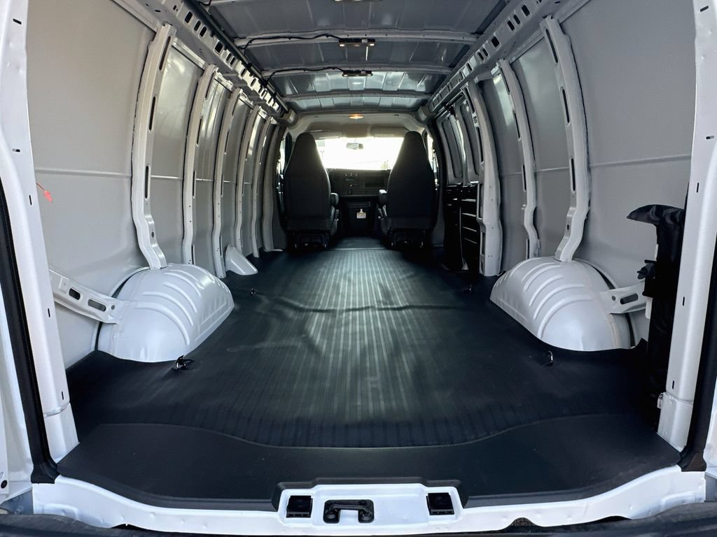 2026 Chevrolet Express Cargo Work Van - Photo 27