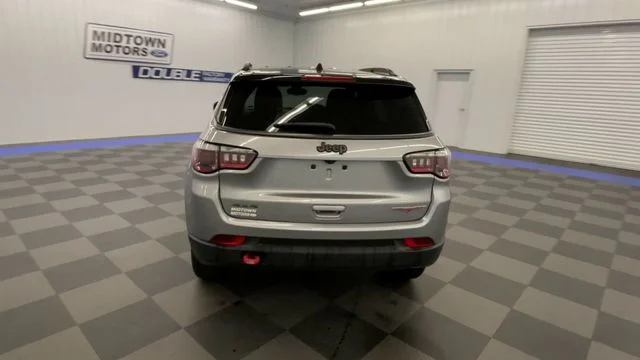 Used 2019 Billet Silver Metallic Clearcoat Jeep Trailhawk image 7