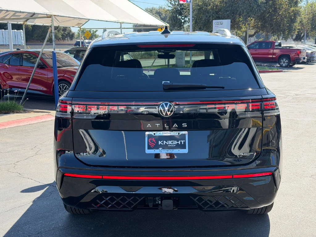 New 2027 Deep Black Pearl Volkswagen SEL image 10