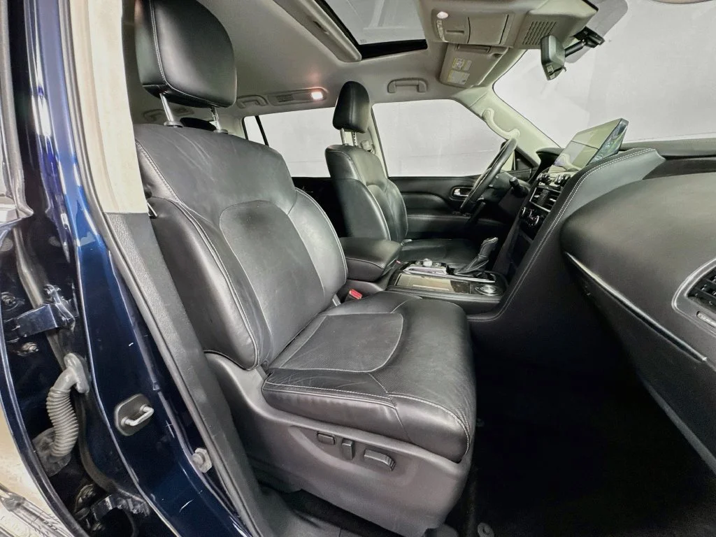 Certified Used 2022 Blue INFINITI LUXE image 39