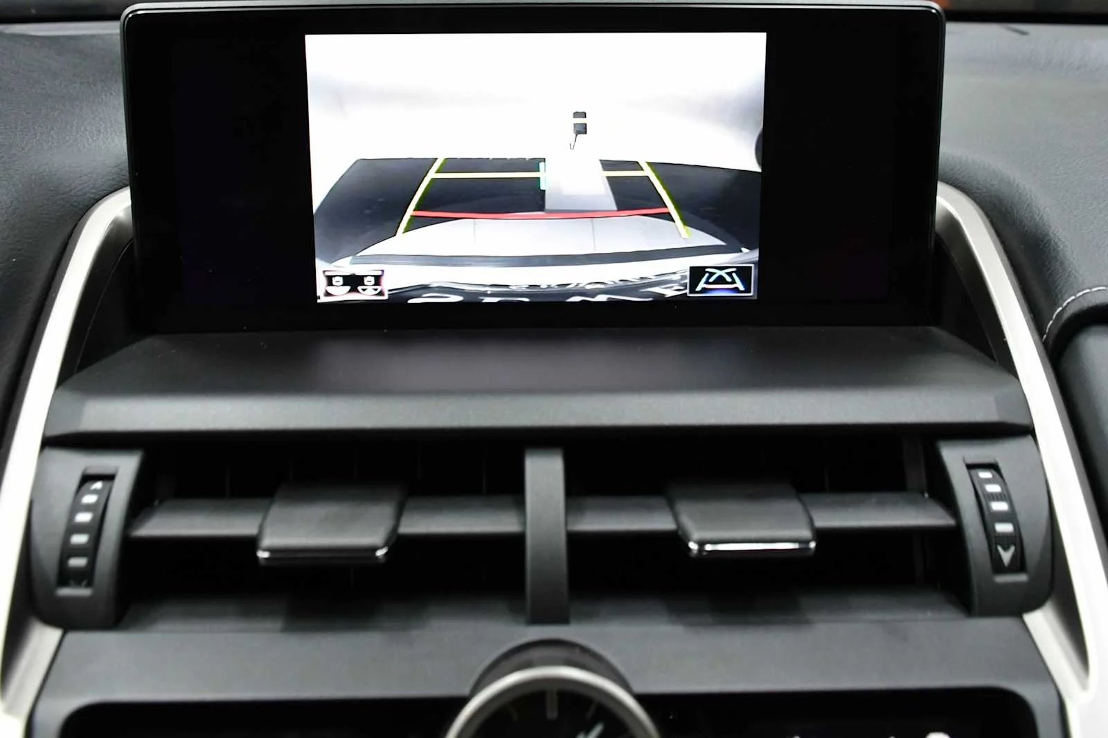 Used 2020 Eminent White Pearl Lexus  image 21