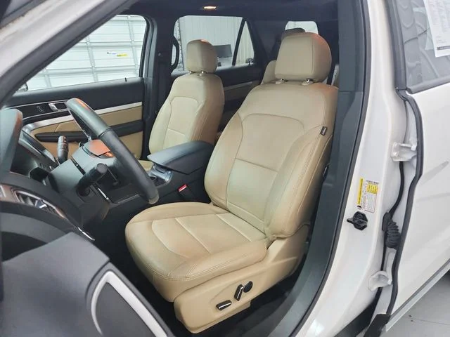 Used 2017 White Ford XLT image 18
