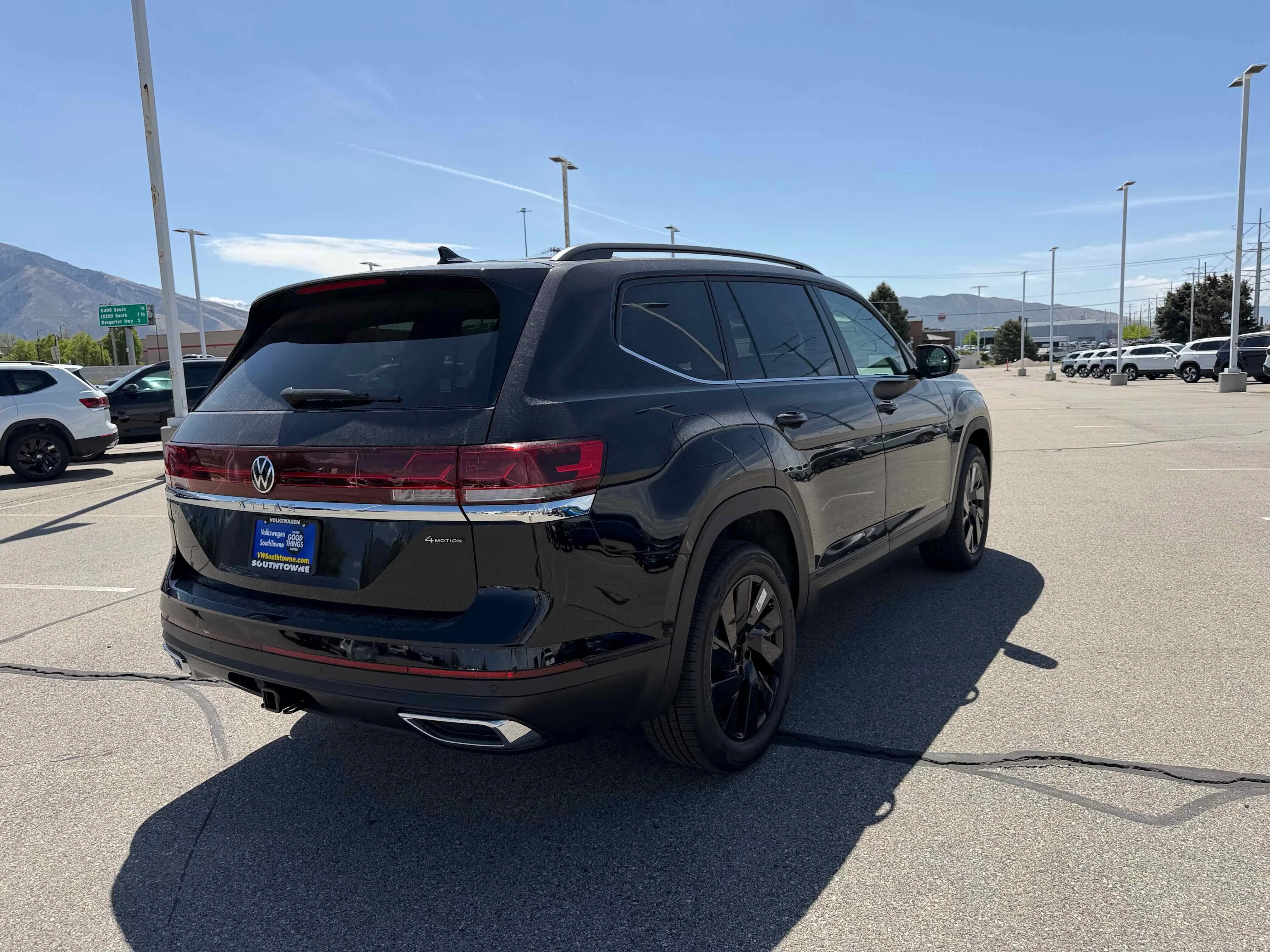 New 2026 Deep Black Volkswagen 2.0T SE w/Technology image 7