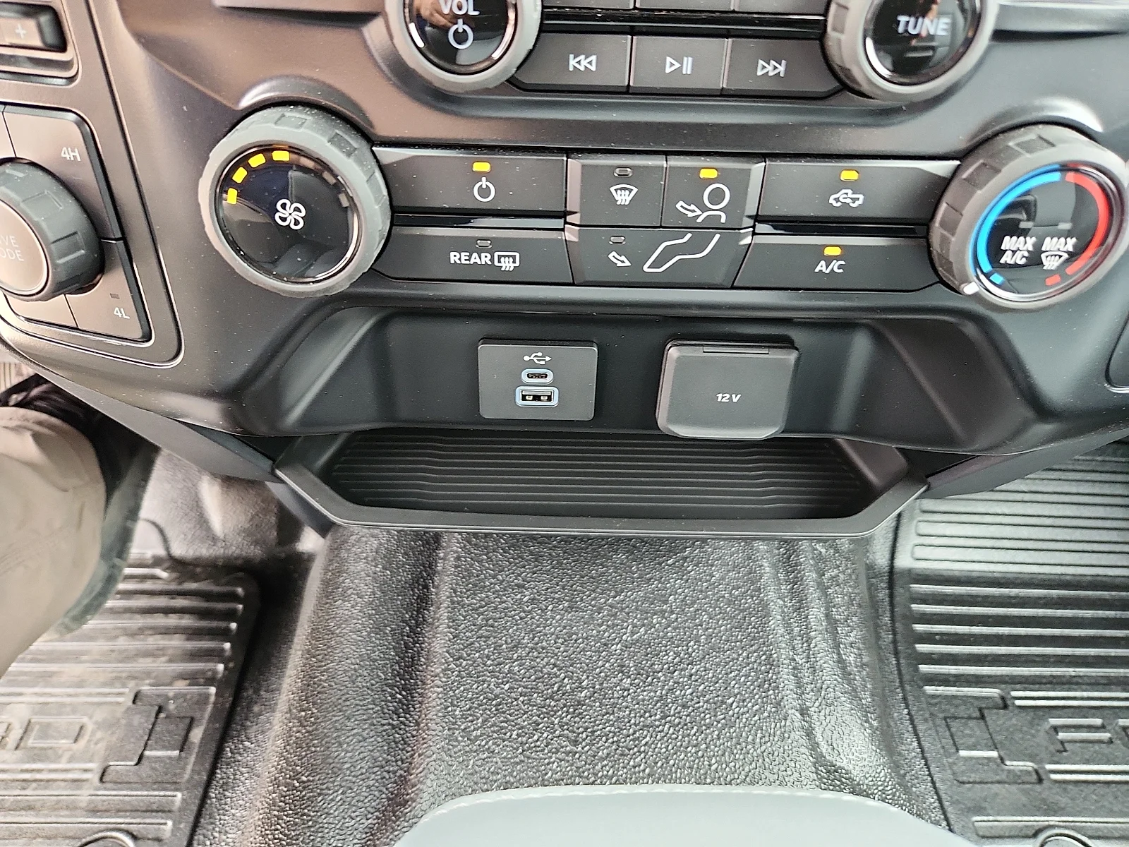 New 2026 Oxford White Ford XL image 23