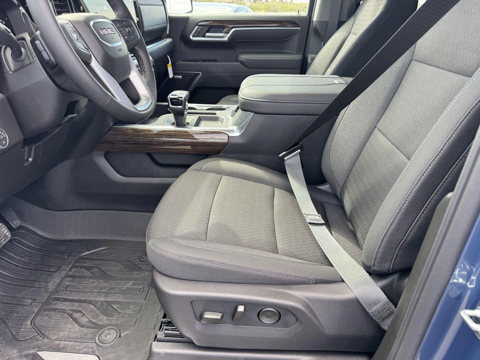 New 2026 Downpour Metallic GMC Elevation image 16