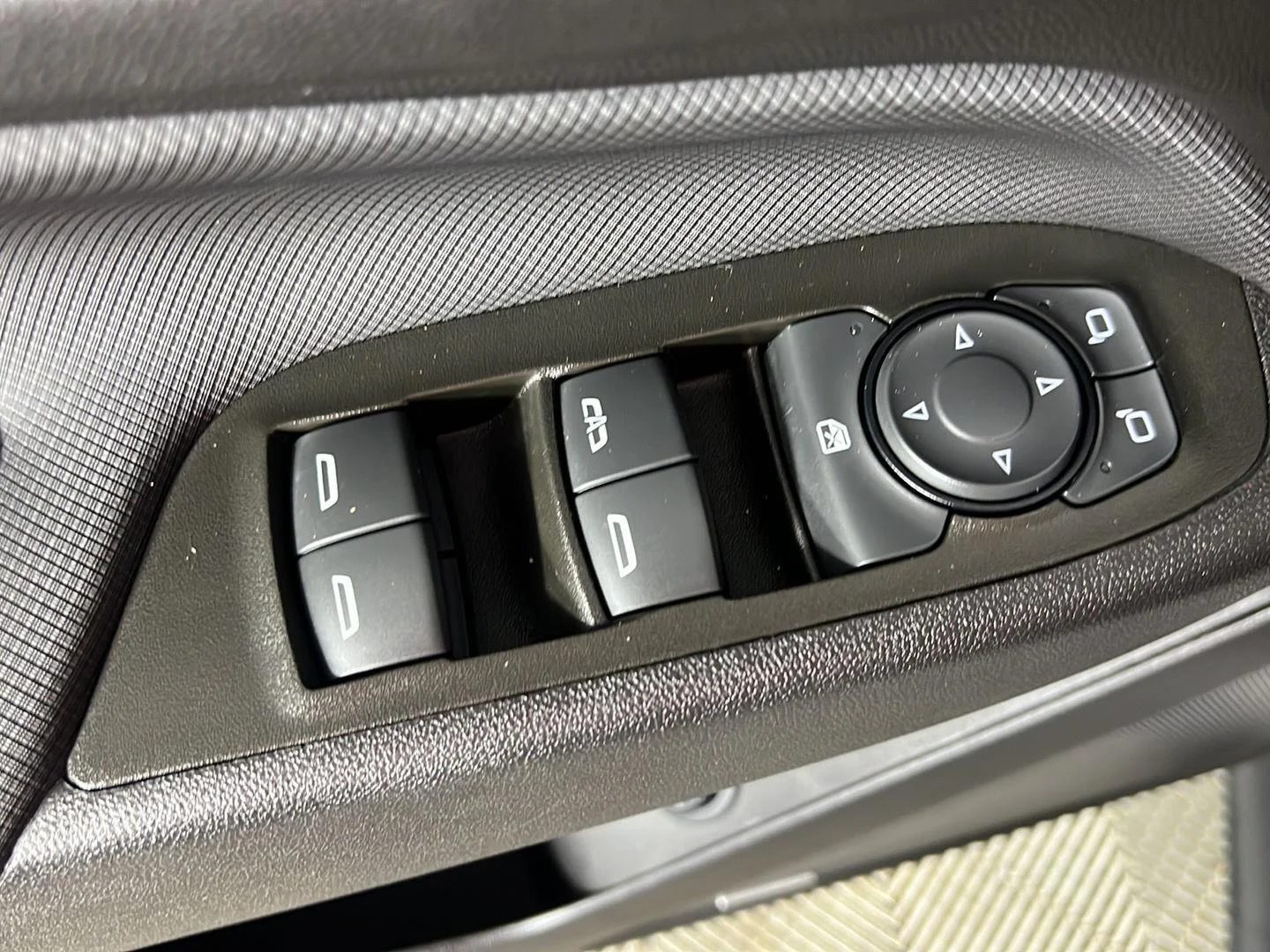 Used 2024 Summit White Chevrolet RS image 14