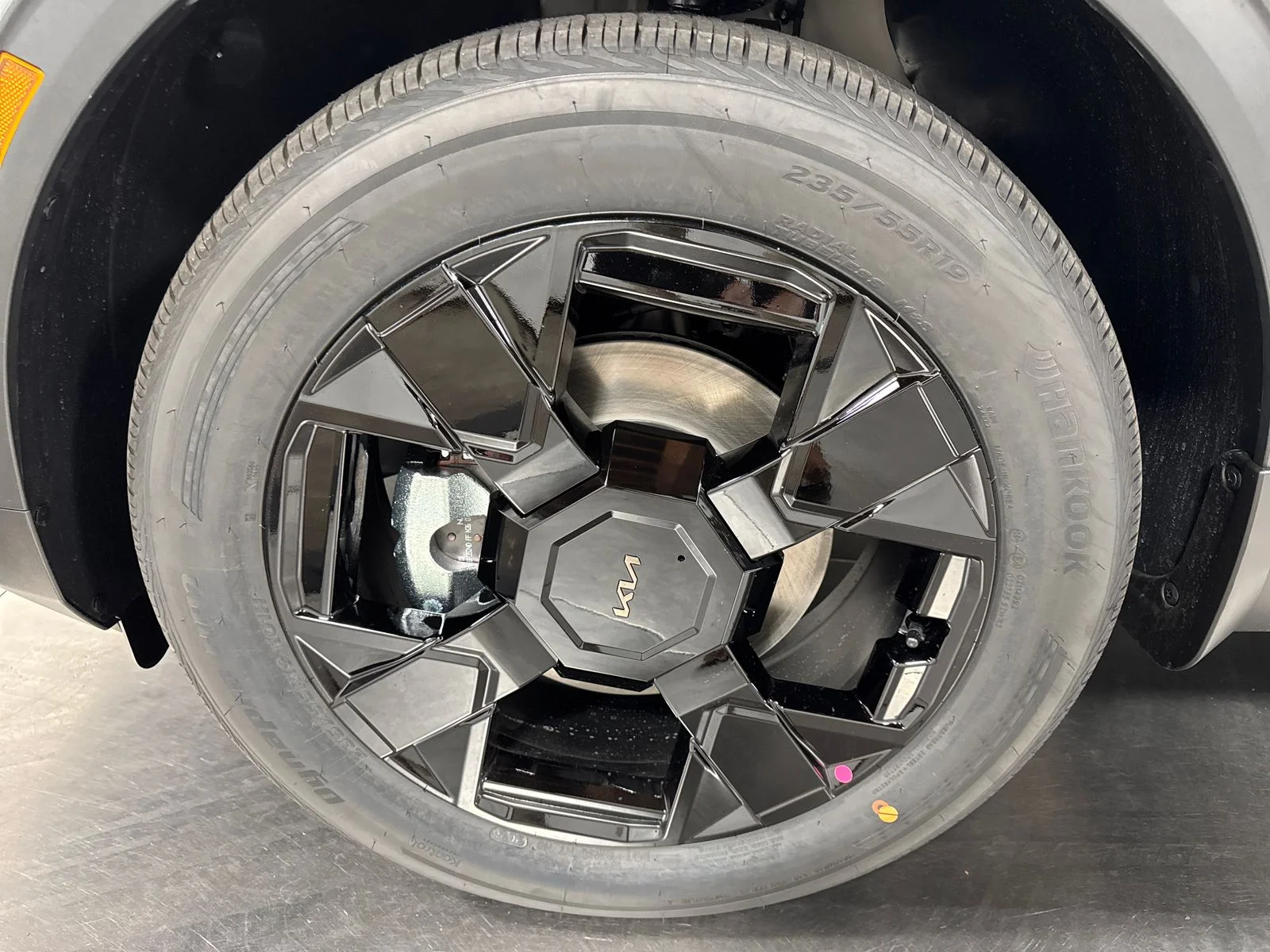 New 2027 Wolf Gray Kia X-Line image 2
