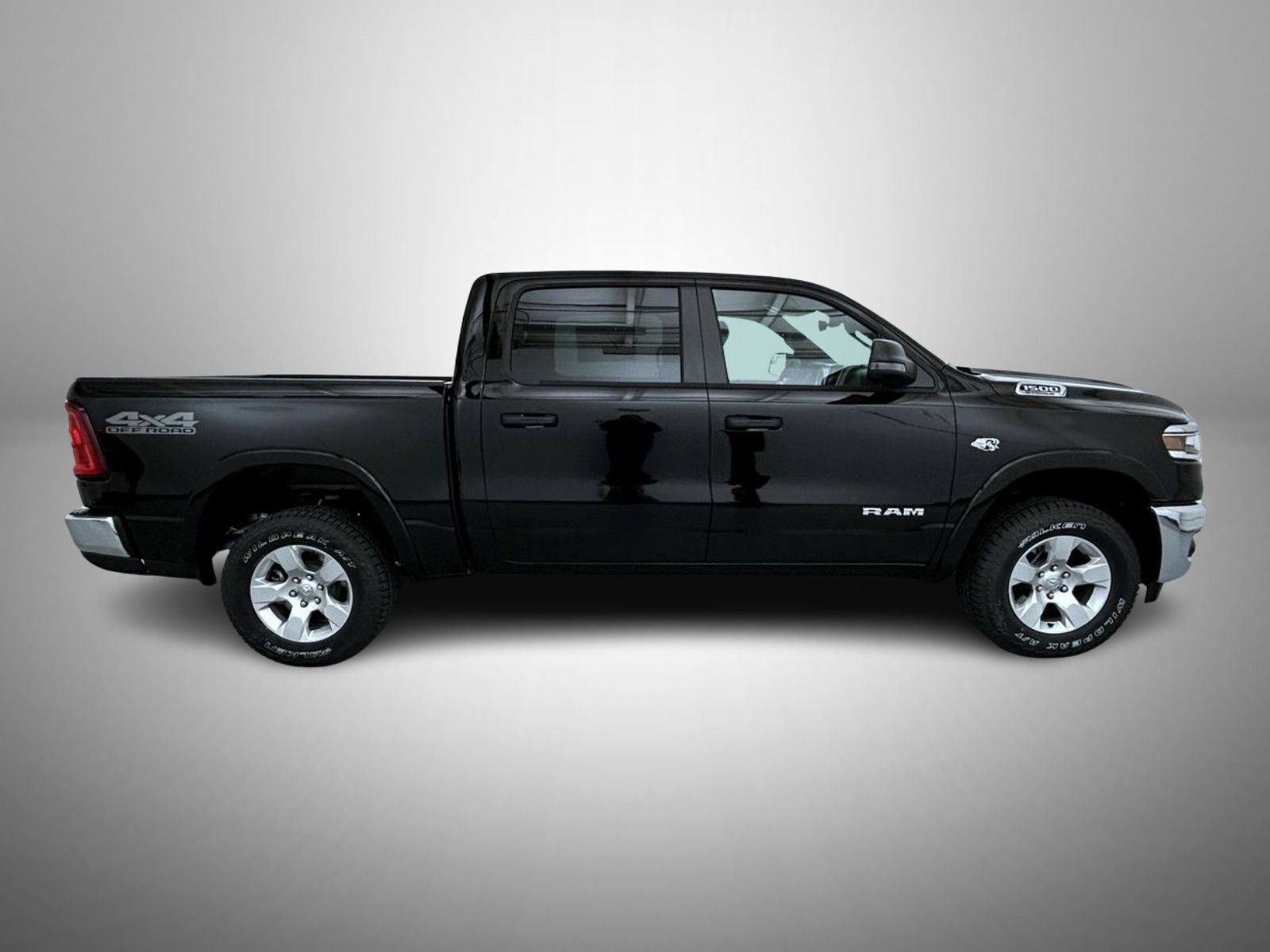 New 2026 Diamond Black Crystal Pearl-Coat Exterior Paint RAM Big Horn/Lone Star image 4