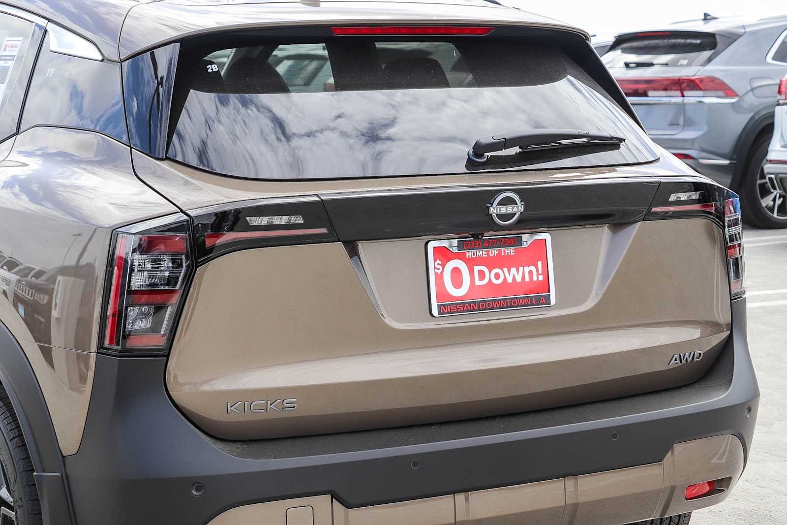 New 2027 Canyon Bronze Metallic Nissan SR image 10