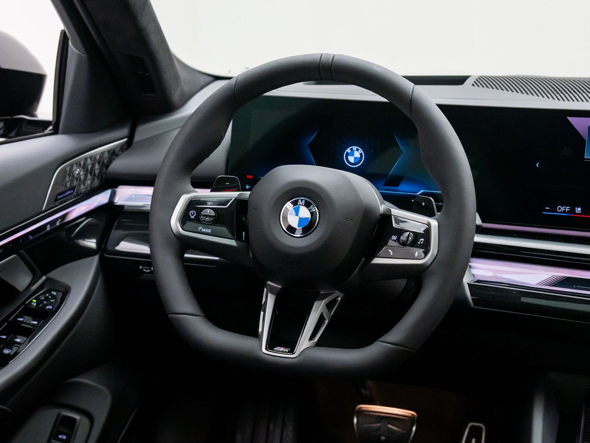 New 2026 Carbon Black Metallic BMW 530i xDrive image 11