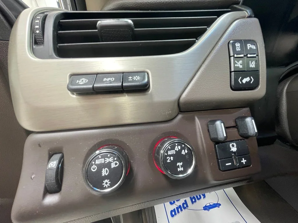 Used 2015 Gray GMC Denali image 21