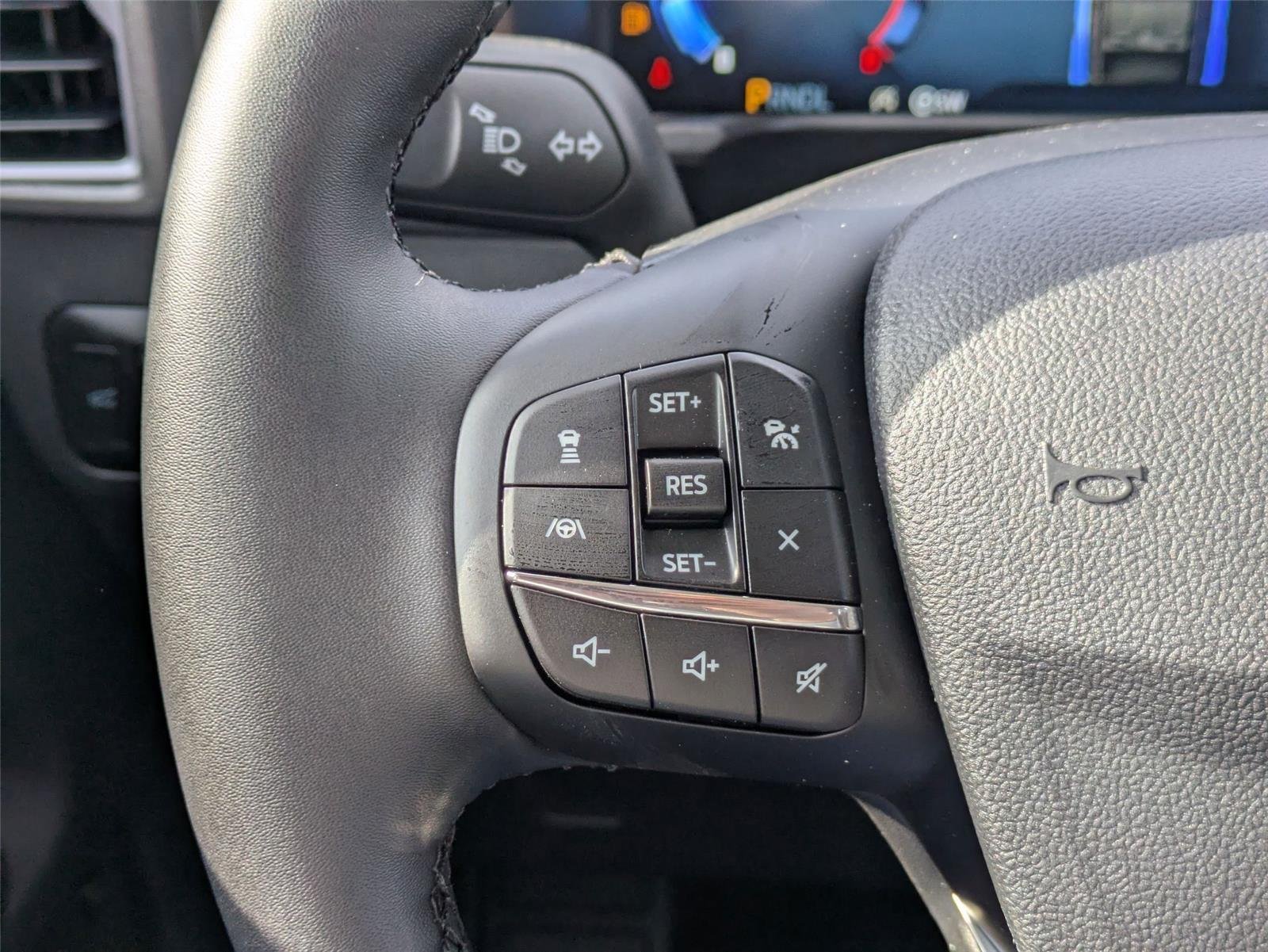 New 2025 Azure Gray Metallic Tri-Coat Ford Outer Banks® image 24