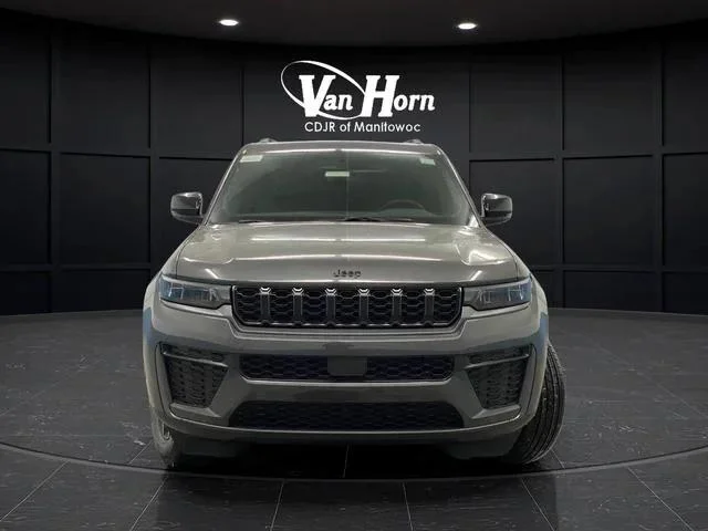 New 2026 Baltic Gray Metallic Clear-Coat Exterior Paint Jeep Laredo image 12