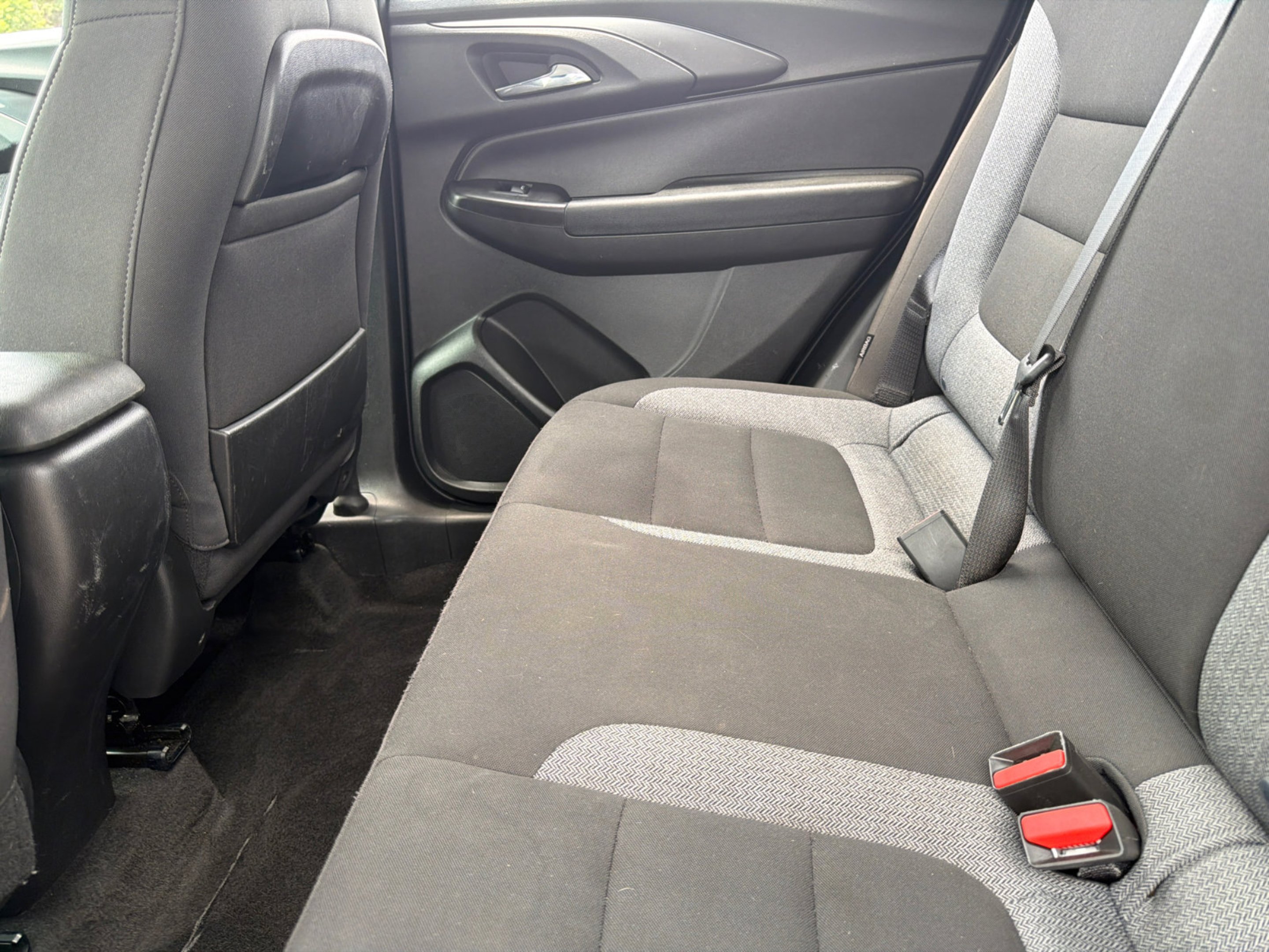 Used 2022 Summit White Chevrolet LS image 13