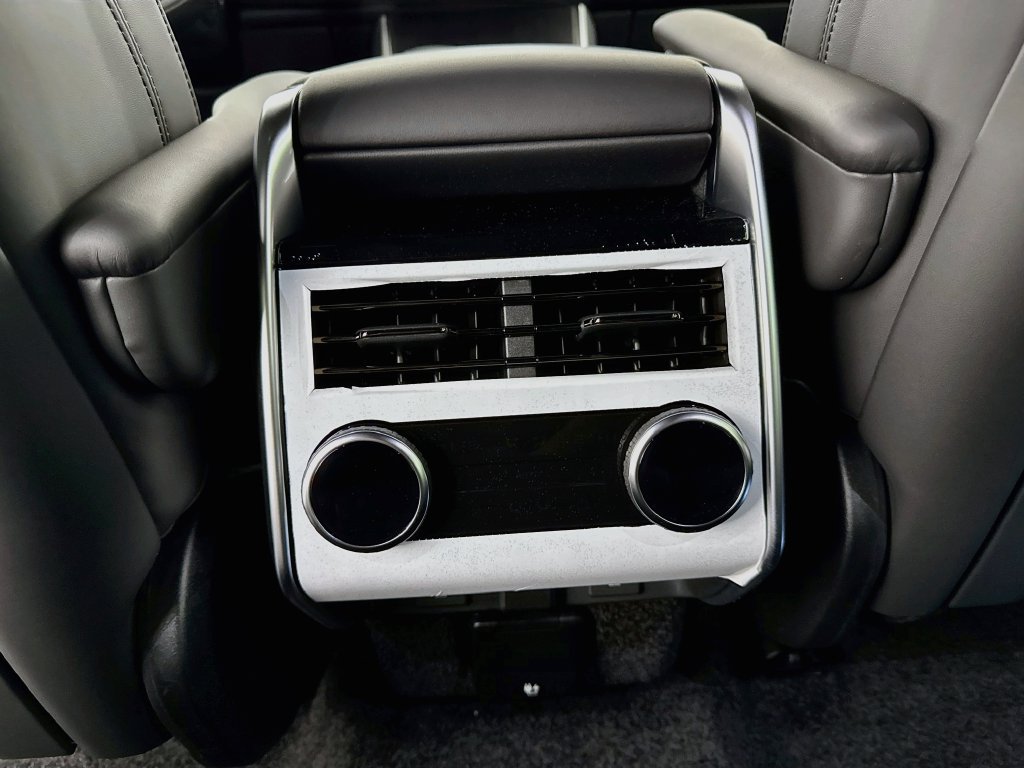 New 2027 Santorini Black Land Rover SE image 27