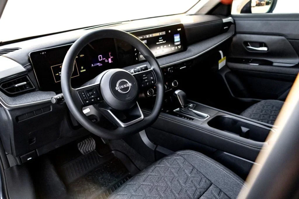 2025 Nissan Kicks SV - Photo 9